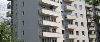 Krowodrza Górka, ul. Fieldorfa-Nila 7Termin realizacji: II kwartał 2005Siedmiopiętrowy, jednoklatkowy budynek został dobudowany do istniejącego już budynku nr 3 (Fieldorfa-Nila 9). Powierzchnia użytkowa 32 mieszkań wynosi ok. 1500 m2. Na parterze budynku znajduje się lokal użytkowy o łącznej powierzchni ok. 230 m2.