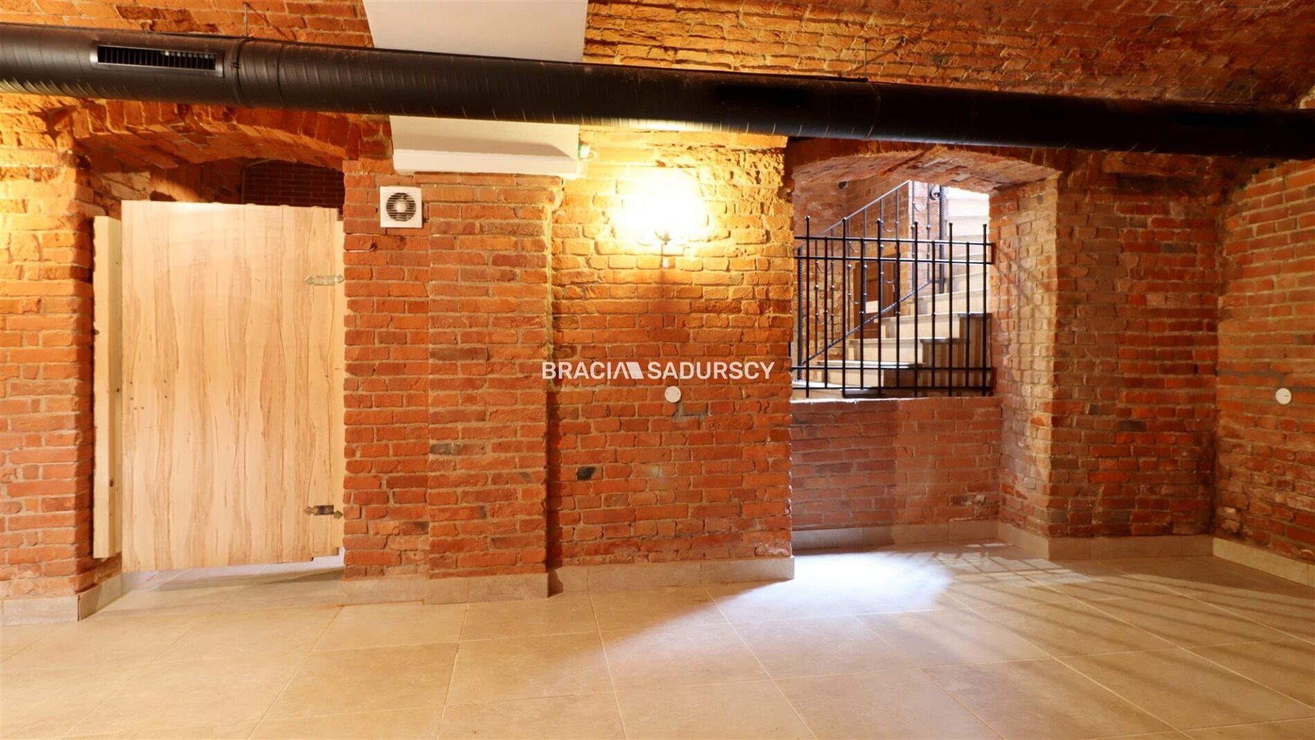 Lokal na wynajem Tarnów m. Tarnów, Centrum Rybna