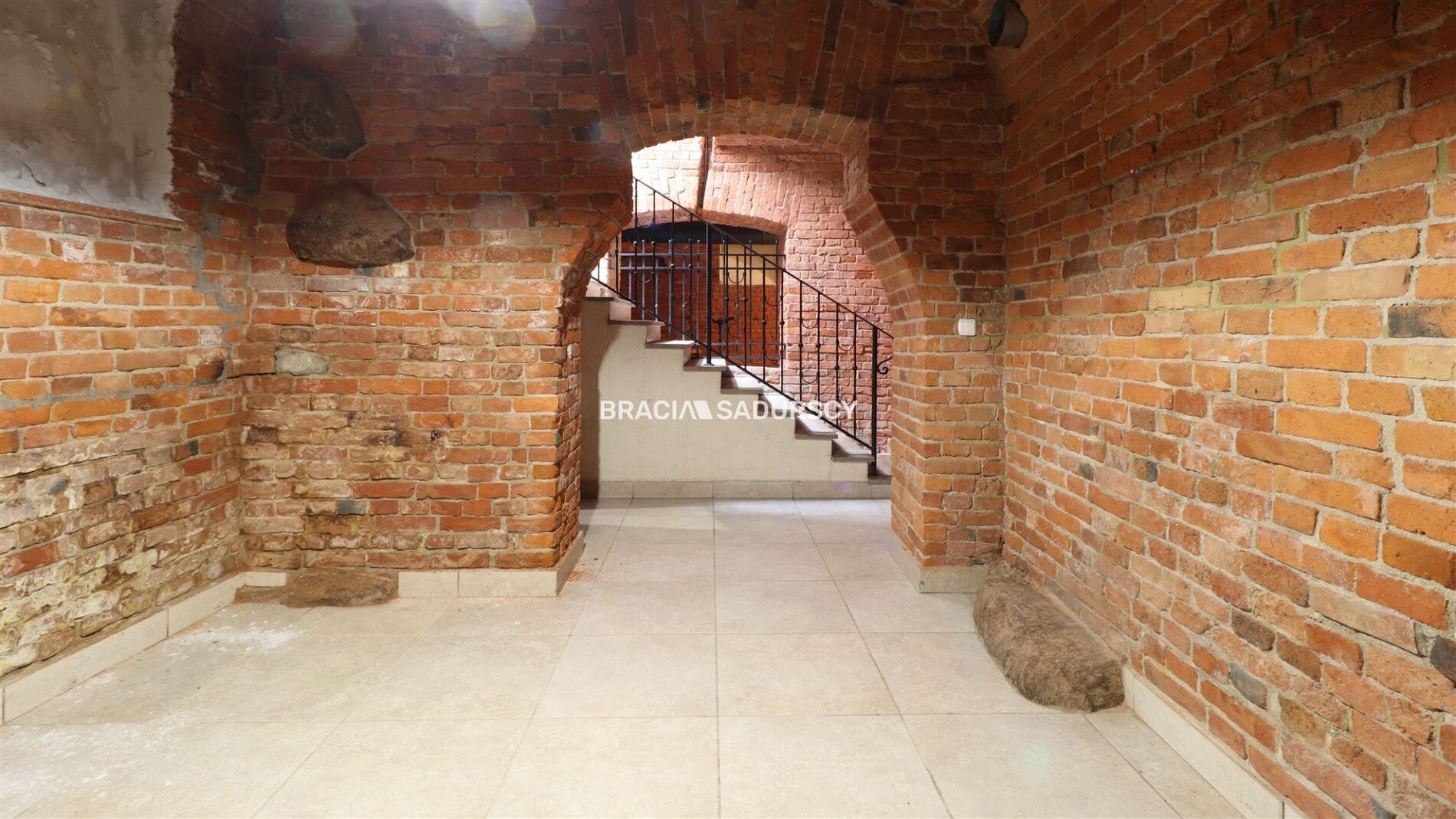 Lokal na wynajem Tarnów m. Tarnów, Centrum Rybna